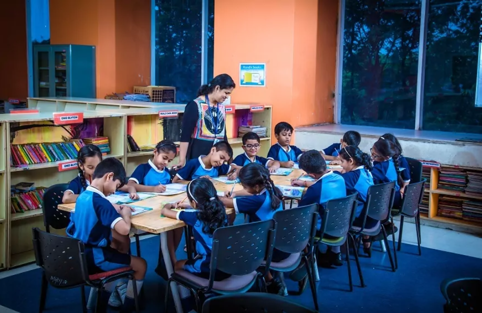 D classroom Facebook